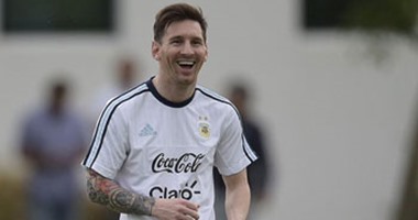 ميسي: "رونالدو" ليس صديقى.. الريال من أعظم الفرق.. أحلم برفع كأس العالم.. بدأت لعب بالكرة القماش فى الشارع.. وبدون "ريكارد" ما لعبت للبارسا.. يوضح حقيقة رحيله عن برشلونة.. ويتبرع بحذائه لفقراء مصر