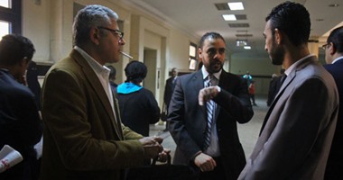 حسام بهجت وجمال عيد  أثناء نظر التحفظ على أموالهما بـ”التمويل الأجنبى”