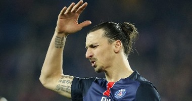 نابولى ينافس أندية الدورى الصينى على ضم إبراهيموفيتش