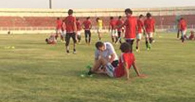 الام الركبة تطارد حسام غالى مع المنتخب قبل مواجهة نيجيريا