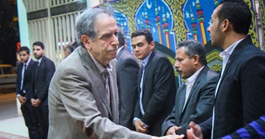 بالصور.. حسام عيسى وعماد أبو غازى فى عزاء المفكر على مبروك