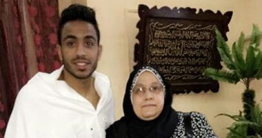 كهربا يظهر بملابس الإحرام قبل أداء العمرة