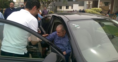 طارق سليم يحضر لتسجيل اسمه فى عمومية الأهلى