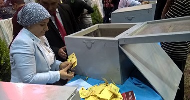 بالصور.. بدء فرز أصوات عمومية النادى الأهلى