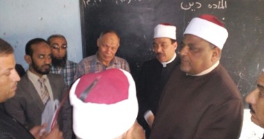 وكيل الأزهر يضبط  هاتفين  فى لجنة معهد مصر الجديدة