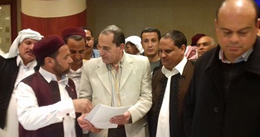 بالصور.. نواب مطروح يعرضون مطالب الأهالى على وزير الزراعة