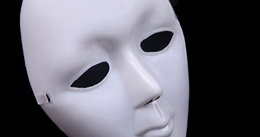 عاطف البرديسى يكتب: الأقنعة