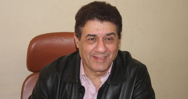 مدحت شلبى يستعرض الإعلام الرياضى بمصر فى ندوة اليوم بآداب "عين شمس"