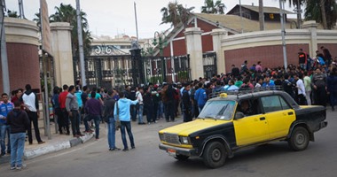 بالصور.. الخوف من تكرار كارثة الدفاع الجوى "يوقف" بيع تذاكر الفراعنة ونيجيريا