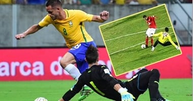 أبو تريكة VS ساحر البرازيل.. من الأكثر خداعًا؟