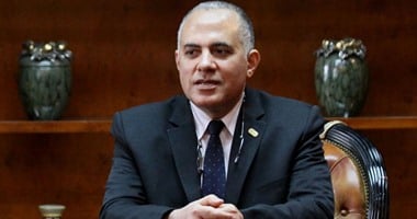 وزير الرى: لجنة سد النهضة تسلمت العرض الفنى المعدل من المكتب الفرنسى.. ولم يتم تحديد موعد توقيع العقد.. واتصالات متبادلة بين الـ3 دول.. ومصادر: 4 تحديات تواجه الرى فى توفير الاحتياجات المائية للبلاد