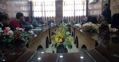 استجابة لـ "اليوم السابع".. محافظ شمال سيناء يلتقى الصيادلة ويستعرض مشاكل نقص الأدوية