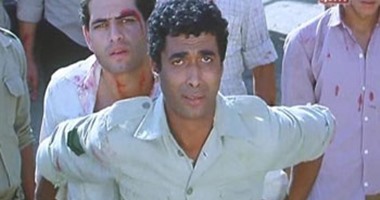 العباس السكرى يكتب: كومبارس صفع أحمد زكى على وجهه فى "البرىء" فسقط أرضا