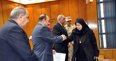 محافظ القليوبية: تكريم أمهات شهداء الوطن واجب علينا