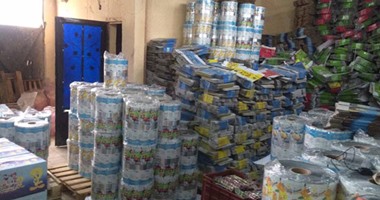 ضبط منتجات مجهولة المصدر داخل مصنع عصائر غير مرخص فى بنى سويف