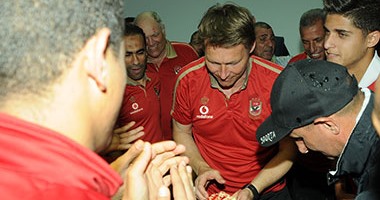 الأهلى يحتفل بعيد ميلاد "ليندمان" مدرب الأحمال