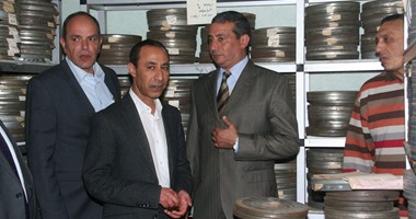 بالصور.. عصام الأمير يزور مكتبة التليفزيون مع مجدى لاشين