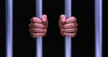 النيابة تقرر حجز ضابط شرطة أطلق النار بشكل عشوائى فى الخليفة