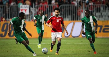 شوقي غريب يحلل فوز الفراعنة : الجمهور كلمة السر.. التحفظ سبب اهتزاز الأداء فى الشوط الاول .. ربيعة وحجازى تمركز دفاعى "ممتاز " .. صبحى "رجل المباراة" وموهبة المستقبل..وصلاح سقط فى قبضة الرقابة