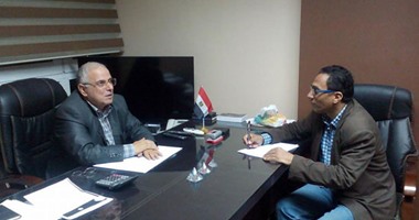 "إمبراطور الدولار": 3 حلول بديلة يمكن تفعيلها سريعا للخروج من أزمة الدولار 