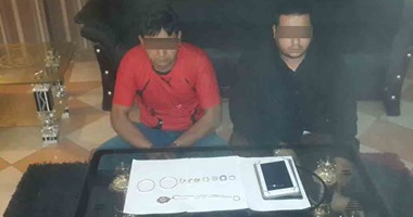 اعترافات سائقى توك توك المتهمين بقتل ربة منزل وسرقة مصوغاتها بالقليوبية.. المتهم الأول: الشيطان لعب فى دماغى بعد ما شوفت الدهب وعرفت إنها عايشة لوحديها.. والثانى: أنا اشتريت المخدر ووصلت زمايلى لبيتها