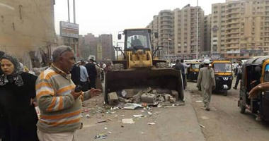 القاهرة تزيل إشغالات شارعى الأقصر ورضوان بالمطرية لفتحهما أمام السيارات