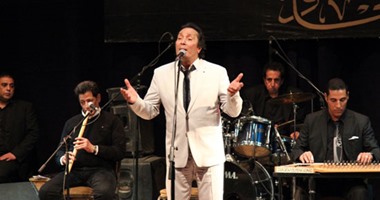 بالصور.. على الحجار يحيى حفله الشهرى فى ساقية الصاوى