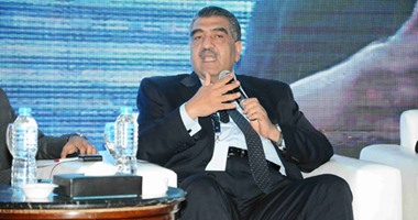 غدا وزير قطاع الأعمال يتفقد القومية للأسمنت ويجتمع بمجلس القابضة الكيماوية