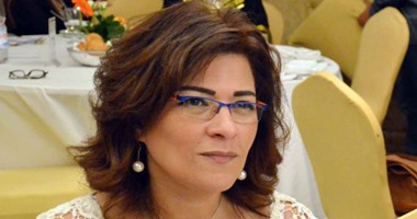 مصادر بالمطار: السماح لفاطمة ناعوت بالسفر لعدم إدراجها على قوائم الممنوعين