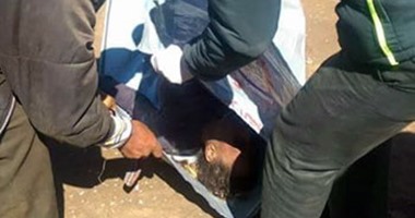 بالصور.. محاولات الهجرة غير الشرعية فى الدقهلية وكفر الشيخ عرض مستمر.. انتشال 9 جثث وإلقاء القبض على 105 على سواحل البرلس.. وضبط 49 من جنسيات مختلفة قبل السفر لإيطاليا من جمصة مقابل 250 دولارًا للفرد