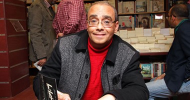 محمود عبد الشكور يوقع "سينمانيا" و"وجوه لا تنسى" بدار الشروق
