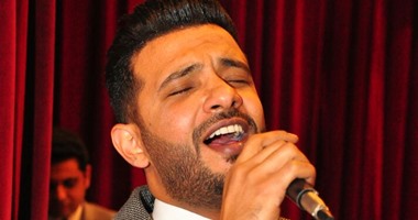 بالصور.. نجم آراب أيدول محمد حسن ينشد "يا مولاى" على مسرح جامعة القاهرة