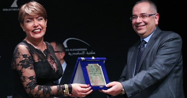 بالصور.. أثناء تكريم أبطال مسلسل ولى العهد بمكتبة الإسكندرية.. "لوسى": أبكى بشدة عند الصلاة أو قراءة القرآن وتعلمت كل شىء من الرقص حتى الخياطة.. و"ريم البارودى": لست ممثلة إغراء وقدمت أدوار كوميديا
