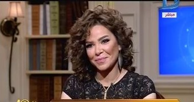 ألفت عمر: جالى ذهول لما شوفت اعتذار زوجى بأحد إشارات جامعة الدول