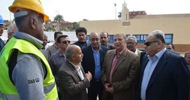 محافظ الإسماعيلية يتفقد محطتى مياه الشرب بقرية "أبو سلطان"