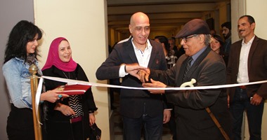 بالصور.. افتتاح معرض "هى والبحر أنشودة لونية" بدار الأوبرا
