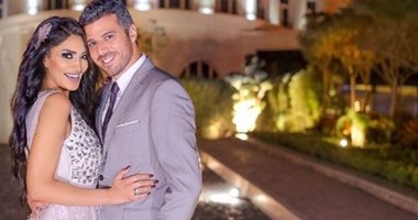 سالى عبد السلام لخطيبها: يا برنس الليالى يا رمانة الميزان