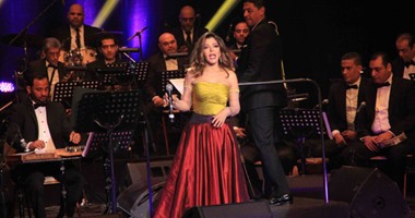 سميرة سعيد تقدم ديو "يوم ورا يوم" مع أسامة الخولى