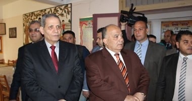 وزير التعليم يشيد بمدرسة شجرة الدر بالمنصورة ويوجه بتخفيض كثافة الطالبات