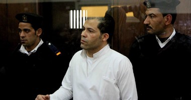 وصول المستريح إلى المحكمة الاقتصادية لحضور جلسة النطق بالحكم عليه