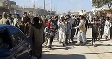  تجمهر بعض الصبية بمدينة سيدى برانى بسبب إزالة تعديات على أرض الدولة