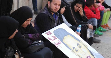 أهالى قتيل الدرب الأحمر يطالبون بالقصاص.. والمحكمة تؤجل لـ 7 مارس