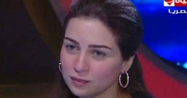 بالصور..محبو مى عز الدين يدعمونها بـ"تاتوه" وملابس موحدة