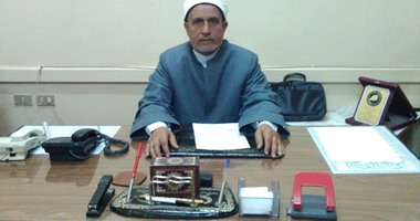مدير منطقة مطروح الأزهرية يكرم أوائل طلاب معهد مطروح الأزهرى