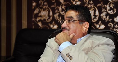 وفاة المؤرخ حسين العشى عقب صراع مع المرض