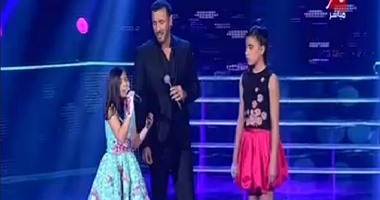 بالفيديو.. كاظم الساهر يشارك فريقه بالعرض المباشر لـthe voice kids
