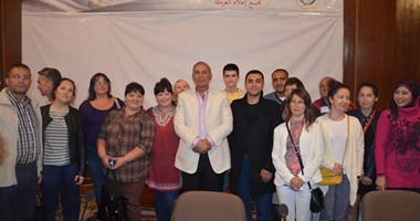 بالصور.. محافظ البحر الأحمر يلتقى الجالية الروسية بالغردقة لمناقشة مشاكلهم