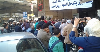 بالصور.. العاملون بهيئة الأوقاف يطالبون بإقالة قياداتهم والانفصال عن الوزارة