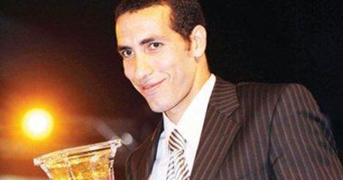 10 مقتنيات فى دولاب أبو تريكة: قميص تعاطفا مع غزة يرافق الماجيكو حتى "القبر".. القديس يحتفظ بحذاء أحمر "دمر الصفاقسى وأرعب الزمالك".. كأس الهداف وألبوم صور ومصحف وقميص الشهداء أبرز "متعلقات" الساحر