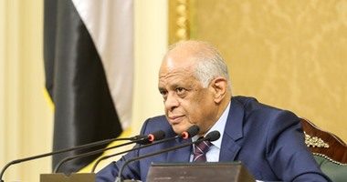 على عبد العال محتدا على النواب: "محدش هيروح إلا لما نخلص اللائحة"